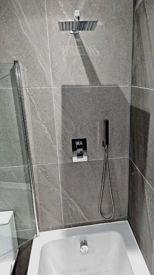 Lmk, Spacious 1 Bedroom Ground Floor Apartment, Ev Charger, Free Parking Wi-Fi, Great Location Белфаст Экстерьер фото